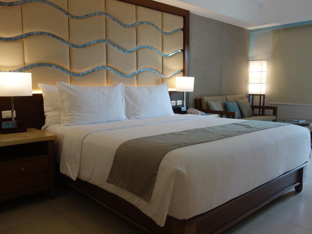 Resort Henann Alona 5*