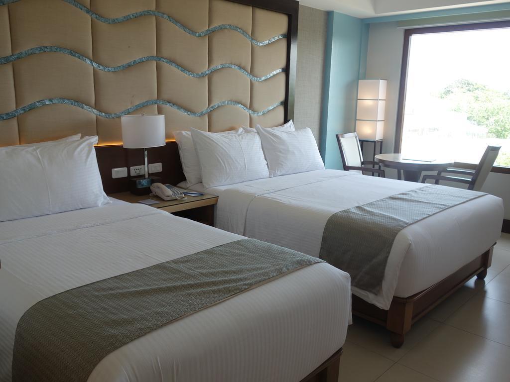 Resort Henann Alona 5*